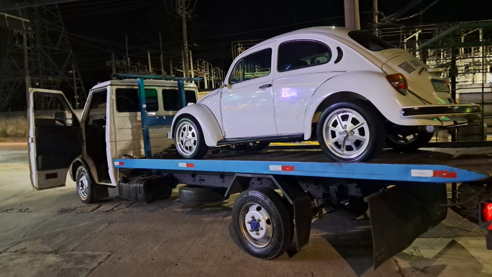 Caminhão plataforma guincho para carros em Mogi das Cruzes — GS Auto Socorro